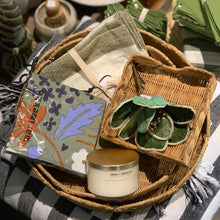 Load image into Gallery viewer, Scallop Rattan Tray  | Natural