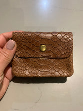 Load image into Gallery viewer, Leather Coin Purse - Metallic | Maison Fanli