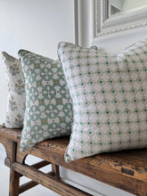 Load image into Gallery viewer, Daisy Bloom | Seafoam