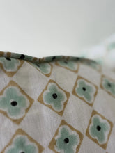 Load image into Gallery viewer, Daisy Bloom | Seafoam