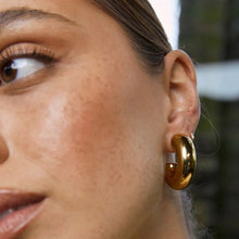 Load image into Gallery viewer, Bella Gold Hoop Earrings