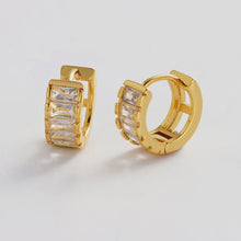 Load image into Gallery viewer, Kira Huggie | Clear + Gold