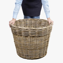 Load image into Gallery viewer, Boxwood Round Baskets