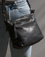 Load image into Gallery viewer, Large Essential Pouch Bag | Black || Juju + Co