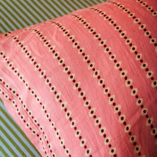 Load image into Gallery viewer, Avan Linen Pillowcase Set | SAGE & CLARE