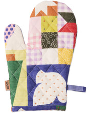 Load image into Gallery viewer, Christmas Patchwork Oven Mitt