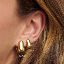 Load image into Gallery viewer, Tess Gold Hoop Earring | Maxi