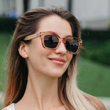 Load image into Gallery viewer, Soek Sunglasses | ZAHRA - CHAMPAGNE
