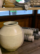Load image into Gallery viewer, White Stone Pot
