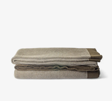 Load image into Gallery viewer, Chester Throw | Olive
