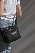 Load image into Gallery viewer, Large Essential Pouch Bag | Black || Juju + Co
