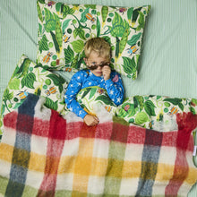 Load image into Gallery viewer, Cabin Tartan Cosy Blanket

