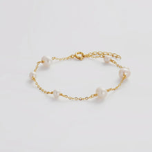 Load image into Gallery viewer, Luna Pearl Bracelet | Gold
