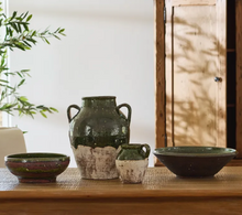 Load image into Gallery viewer, Romano Urn

