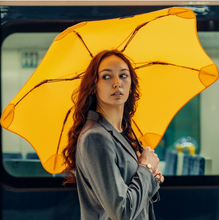 Load image into Gallery viewer, Blunt Metro | Citrus Yellow
