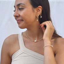 Load image into Gallery viewer, Echo Necklace | Pearly White
