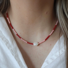 Load image into Gallery viewer, Lively Pearl Necklace | Strawberry
