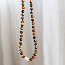 Load image into Gallery viewer, Maple Necklace
