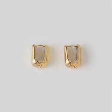 Load image into Gallery viewer, Tess Gold Hoop Earring | Maxi
