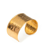 Load image into Gallery viewer, Inez Bold Gold Cuff Bangle
