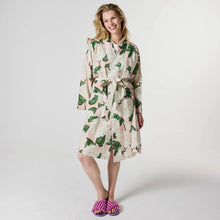 Load image into Gallery viewer, Hydrangea Pink Linen Robe | Large
