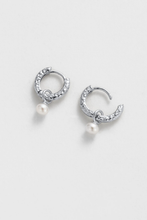 Load image into Gallery viewer, Emery Earring | Pearl + Silver

