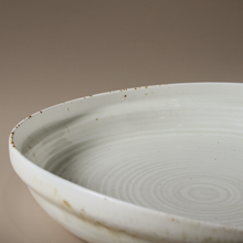 Load image into Gallery viewer, Suiki XL Serving  Bowl
