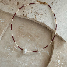 Load image into Gallery viewer, Lively Pearl Necklace | Brown
