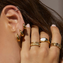 Load image into Gallery viewer, Max Gold Earrings | Midi
