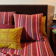 Load image into Gallery viewer, Corrine Linen Pillowcase Set
