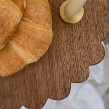 Load image into Gallery viewer, Scallop Cake Stand
