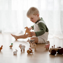 Load image into Gallery viewer, Farm Animals &amp; Tractor Set
